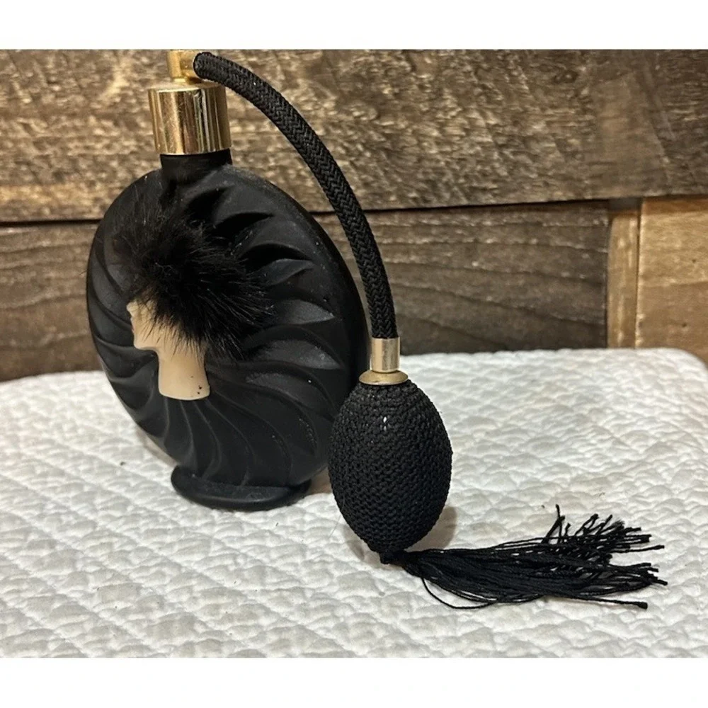 Matte‎ Black Amethyst Glass Perfume Bottle Woman's Face Chains Fur Hat Atomizer